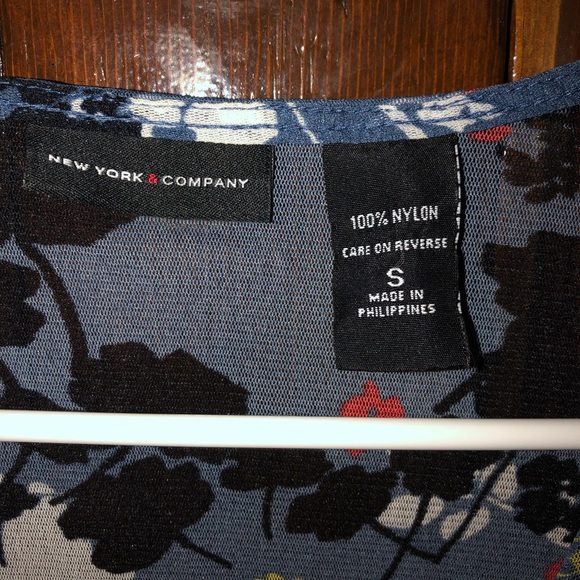 ✌️Last $$💧Sheer New York & Co Blouse - Picture 2 of 2